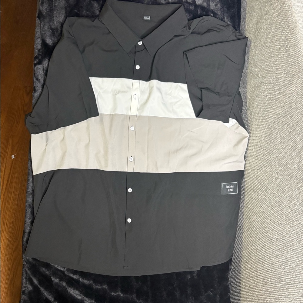 Colorblock Short-Sleeve Button-Down Shirt in Charcoal, White, Beige
